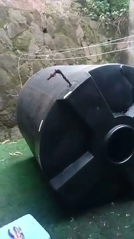 Rebuilding a damaged tank base
